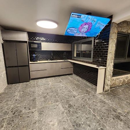 מבנים בים 75 Suites At Sea Haifa Exterior foto